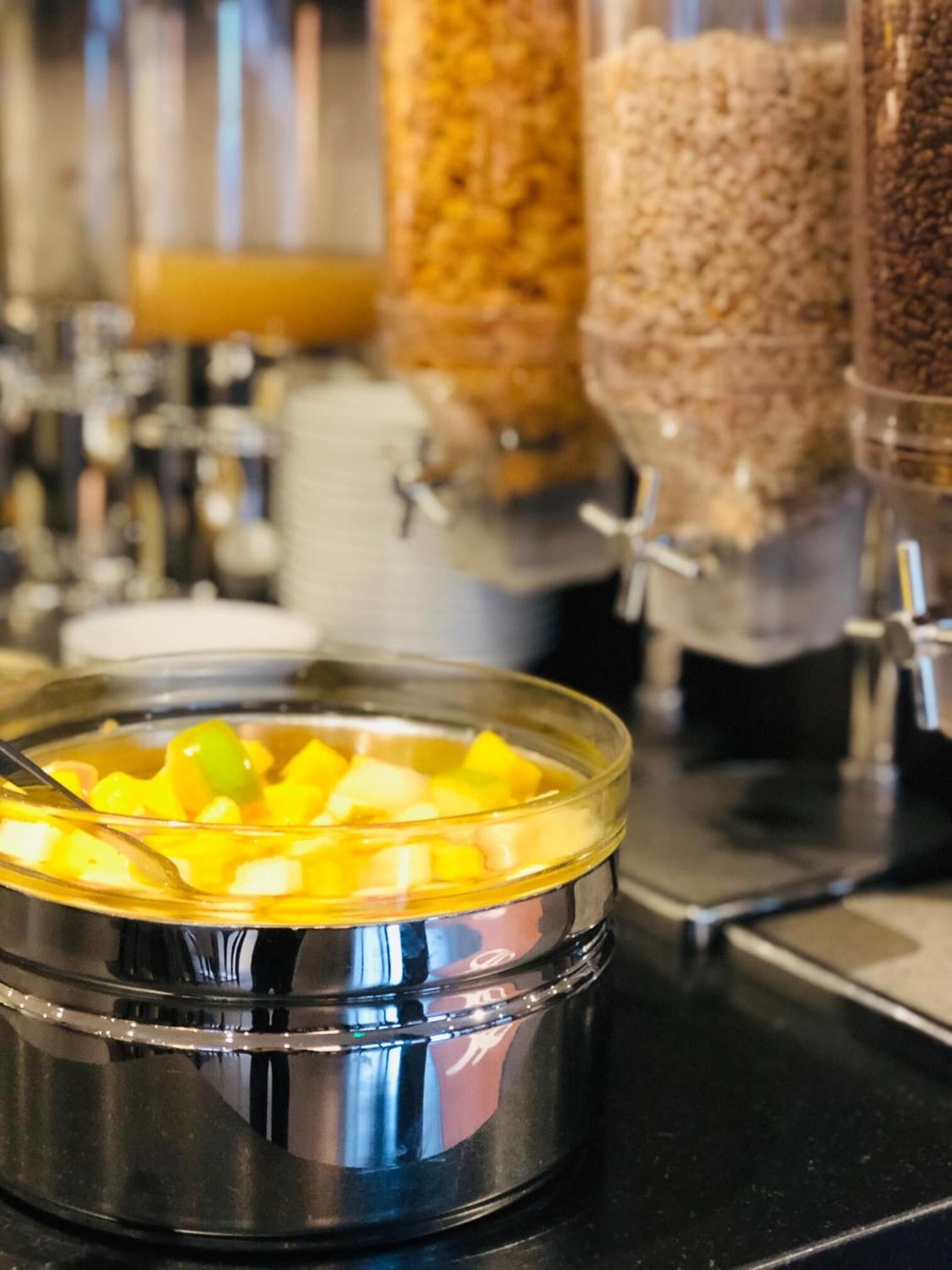 breakfast, lunch, dinner served; french cuisine