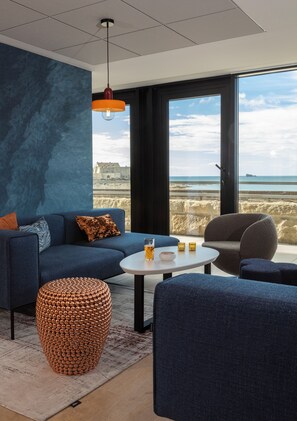 32-吋平面電視、數位頻道、電視