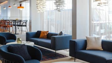 Télévision à écran plat de 32 pouces avec chaßnes numériques, télévision