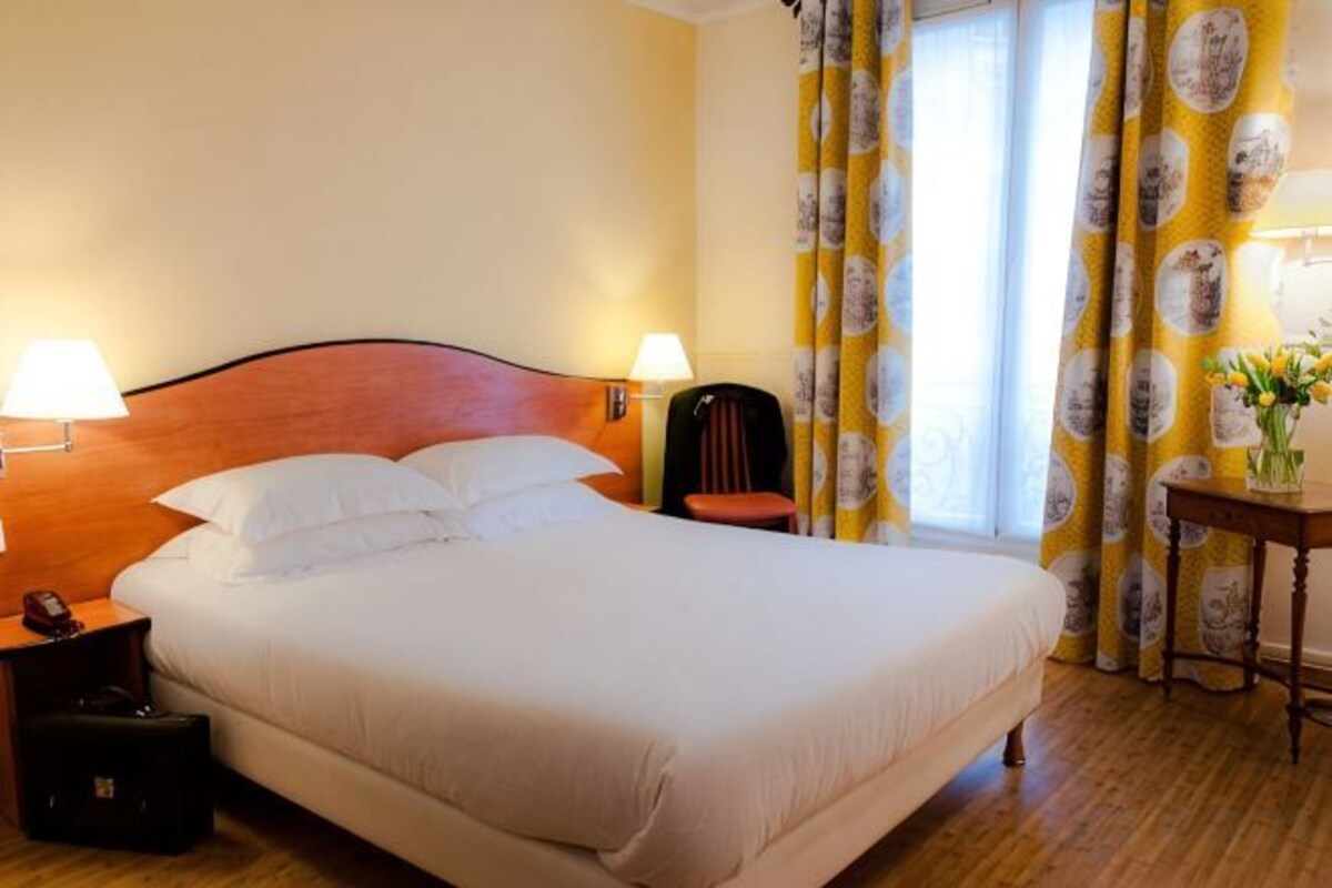 In-room safe, desk, blackout drapes, soundproofing