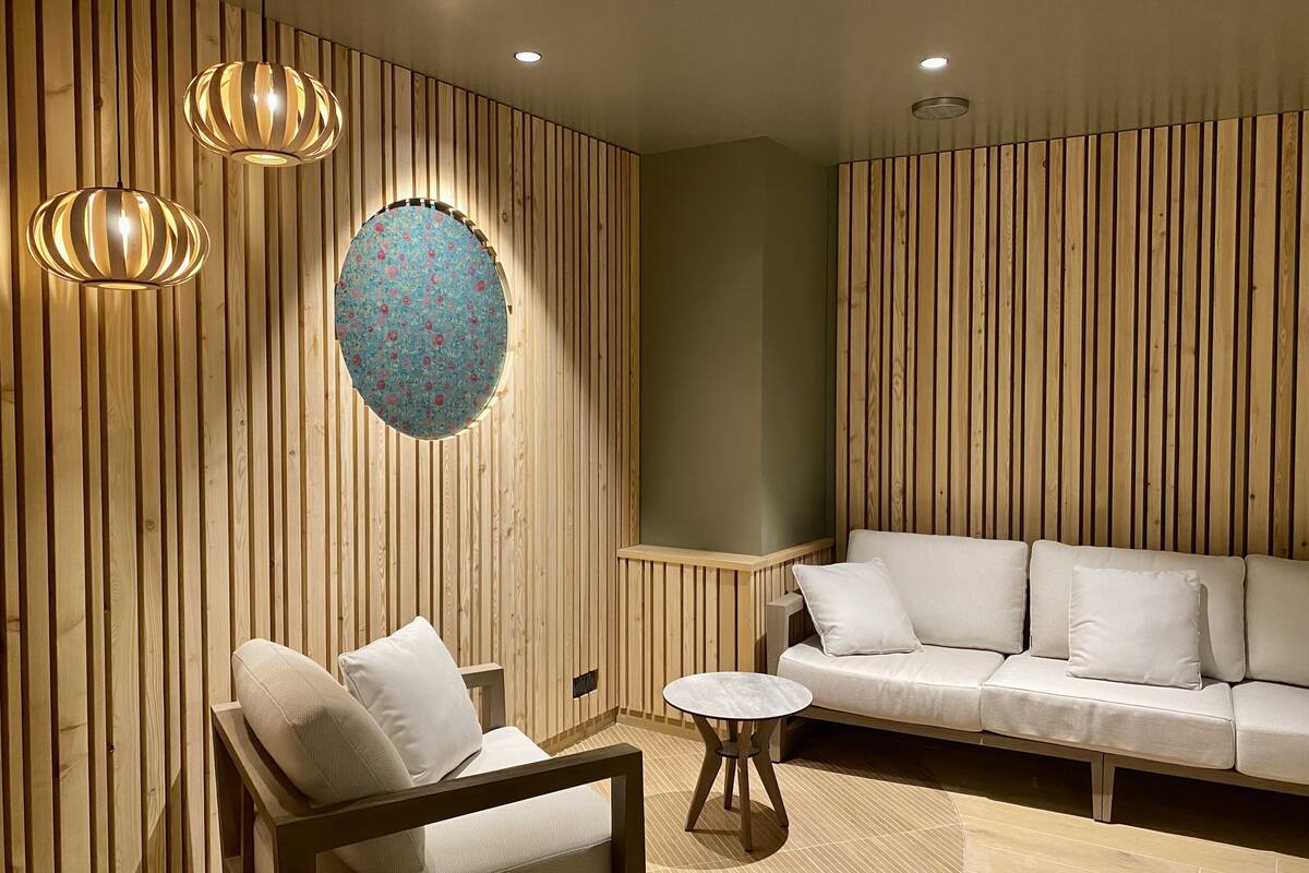 couples treatment room(s), body treatments, facials, massages