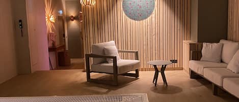 Couples treatment rooms, body treatments, facials, massages