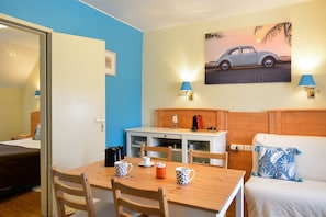 Suite Familiale Confort 1 ou 2 personnes | 1 bedroom, premium bedding, soundproofing, iron/ironing board