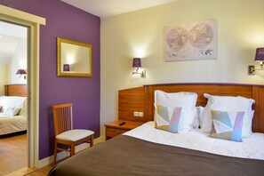 Suite Familiale Confort 1 ou 2 personnes | 1 غرفة نوم وأغطية فراش متميزة وتجهيزات عازلة للصوت ومكواة/لوح كي