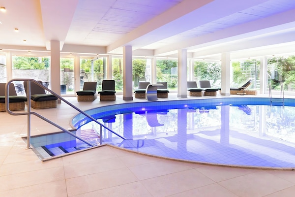 Exercise/lap pool
