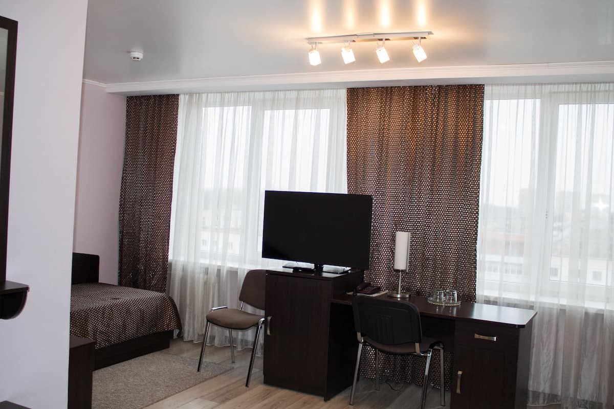 comfort twin room | desk, iron/ironing board, free wifi