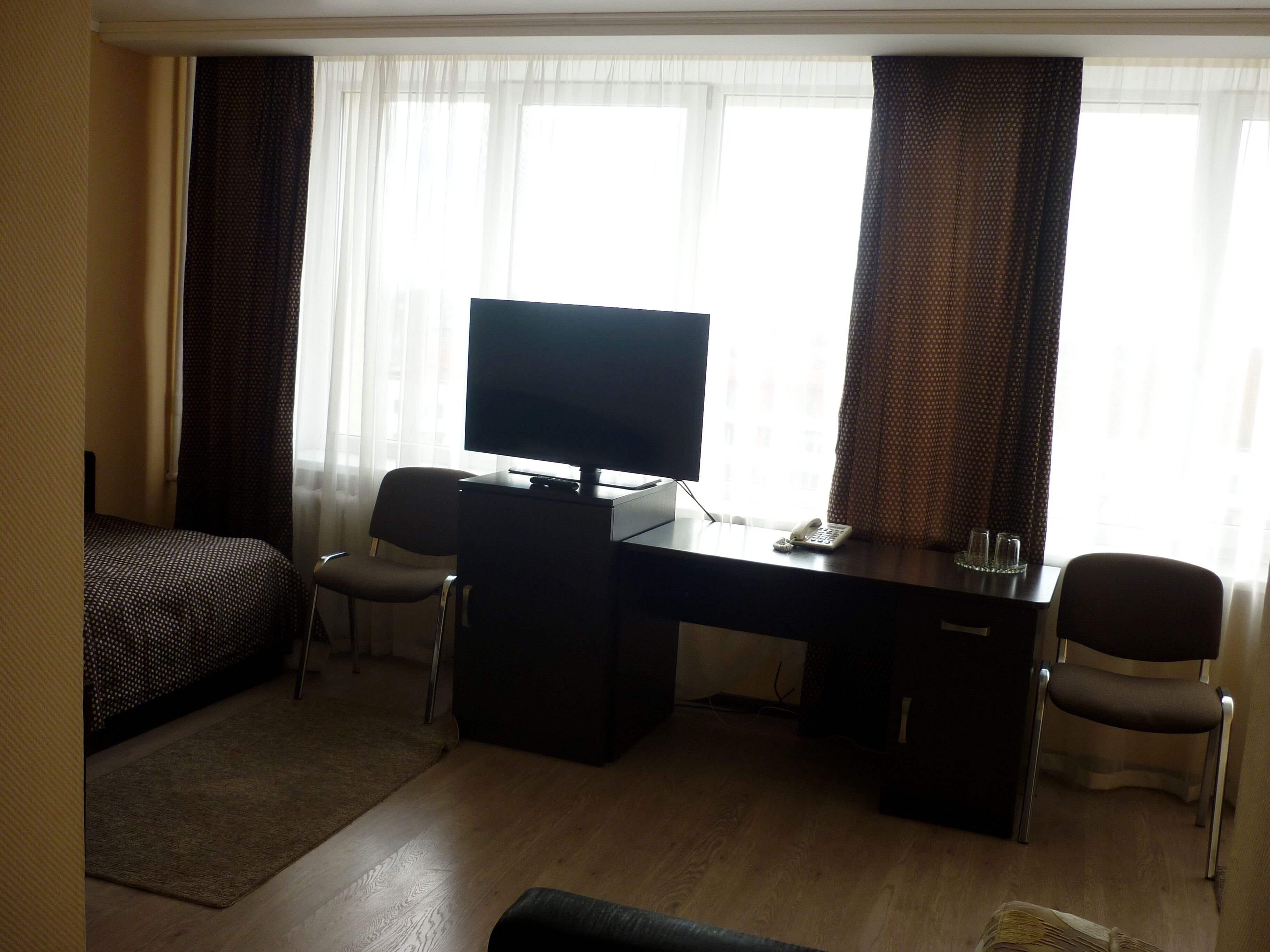 comfort twin room | desk, iron/ironing board, free wifi