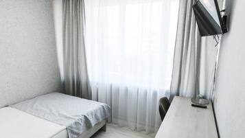 Comfort Single Room | Desk, iron/ironing board, free WiFi