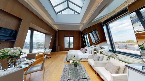 Executive Penthouse, 1 Double Bed, Kitchen | In-room safe, soundproofing, iron/ironing board, free WiFi