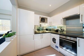 Apartamento, 1 habitación | Cocina básica privada | Frigorífico grande y mesa de comedor