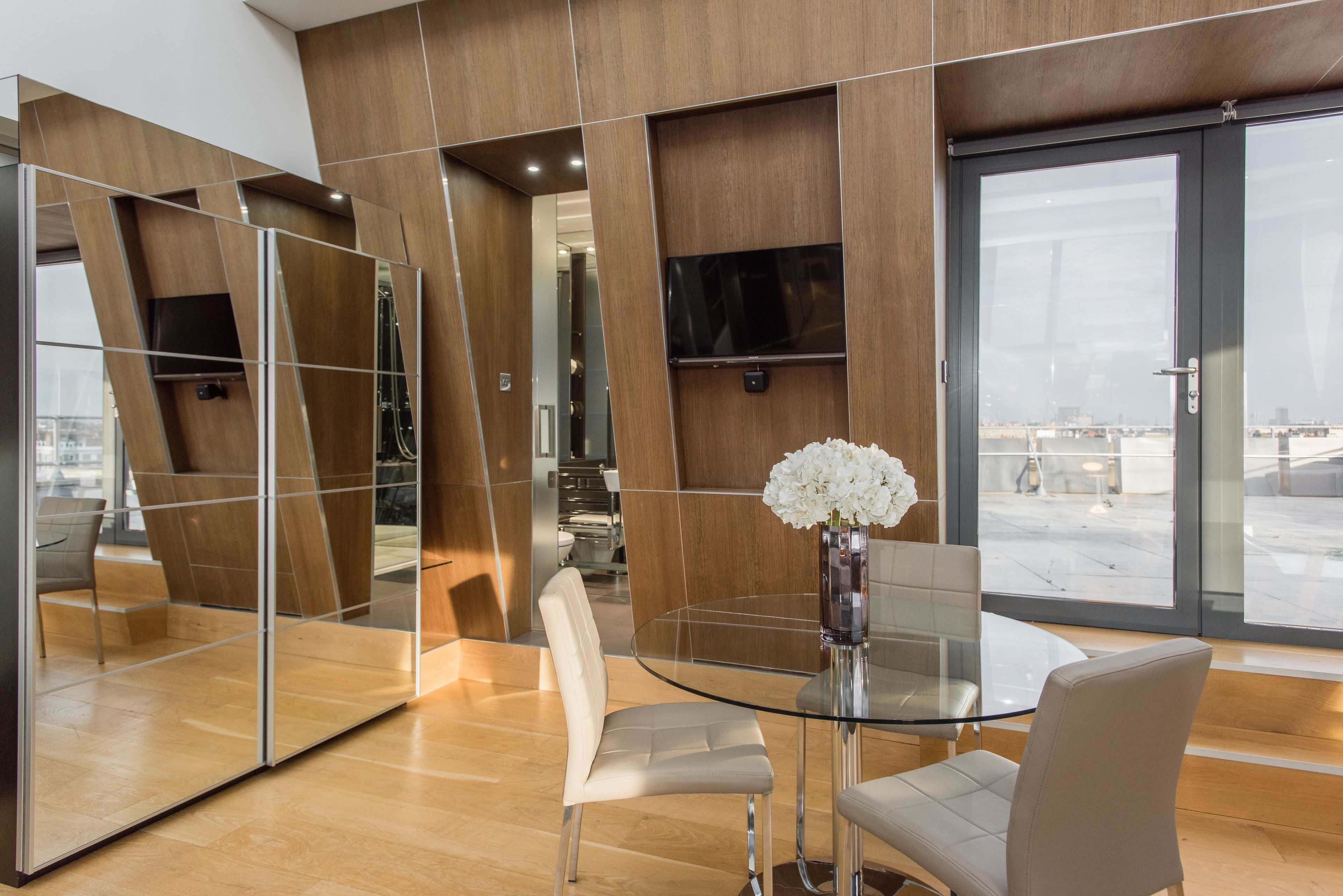 Loftsleilighet – executive, 1 dobbeltseng, kjøkken | Spiseområde på rommet