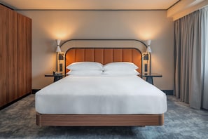 Deluxe Room, 1 King Bed (Plus) | Minibar, in-room safe, desk, soundproofing