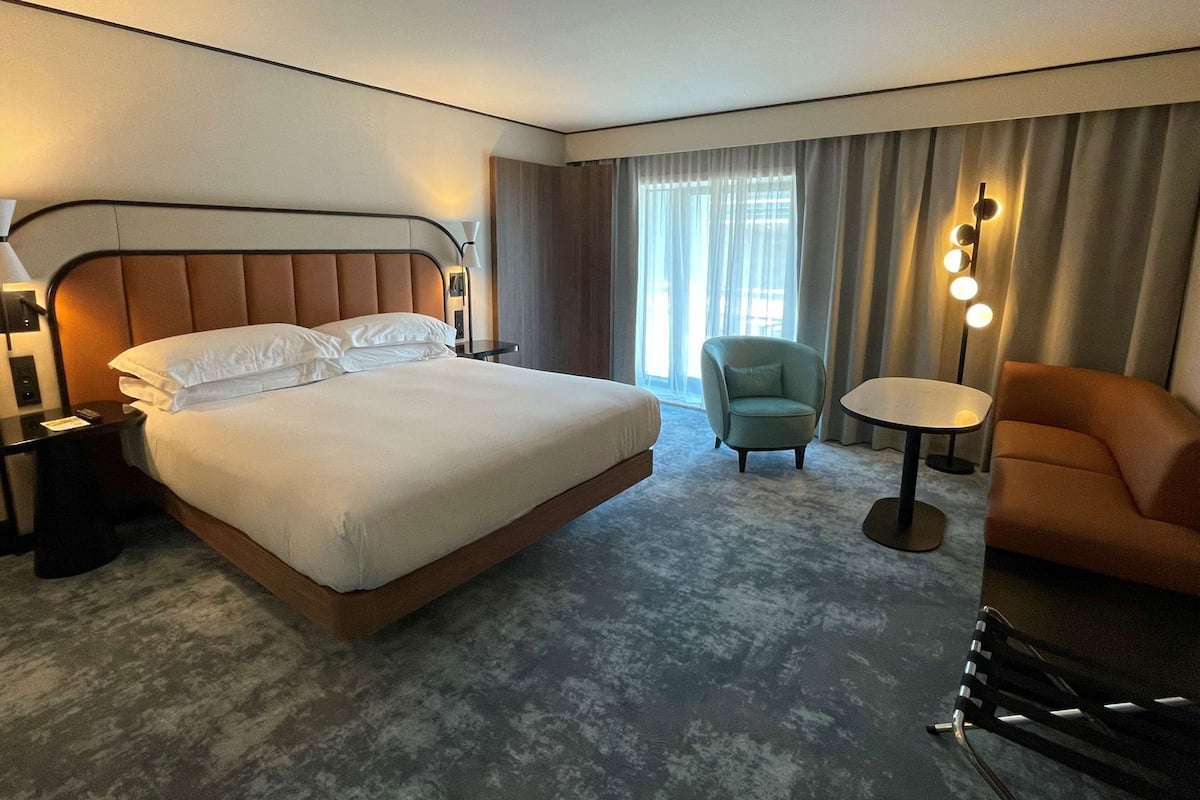 Minibar, in-room safe, desk, soundproofing