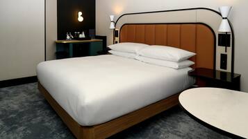 Chambre, 1 trÚs grand lit, accessible aux personnes à mobilité réduite | Minibar, coffres-forts dans les chambres, bureau, chambres insonorisées