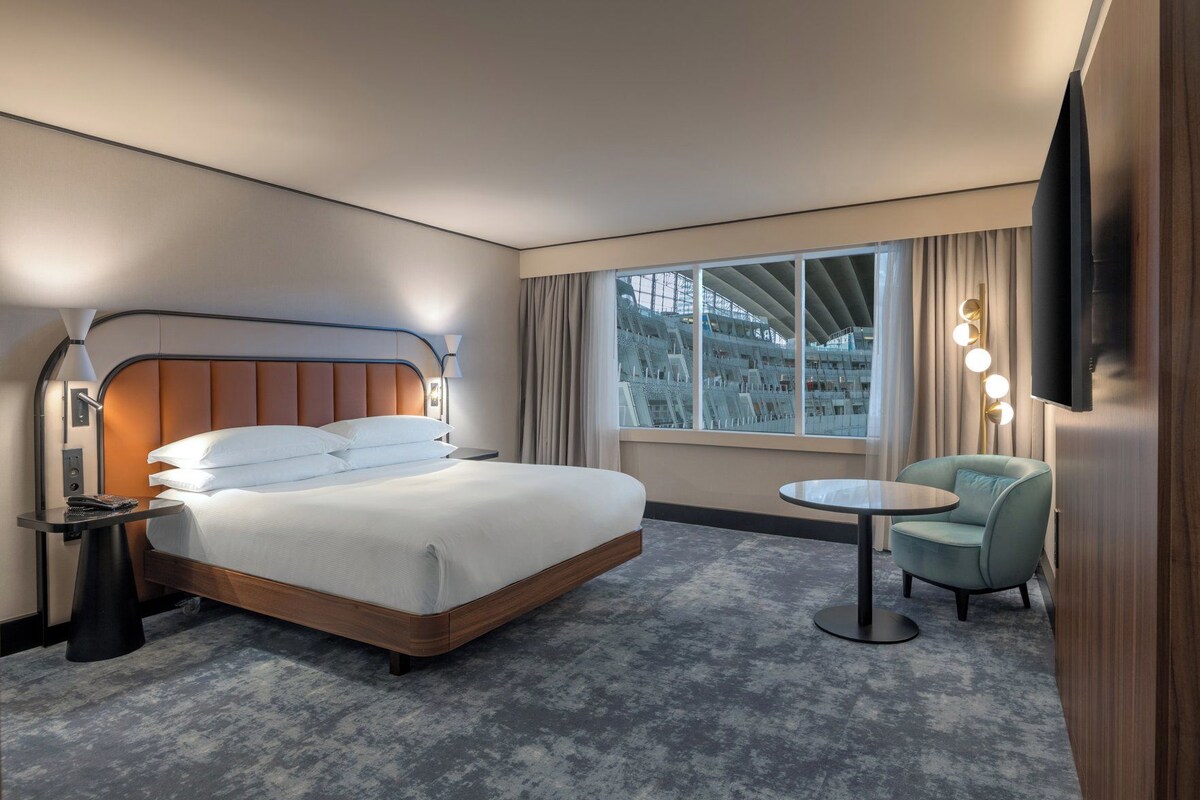 Minibar, in-room safe, desk, soundproofing
