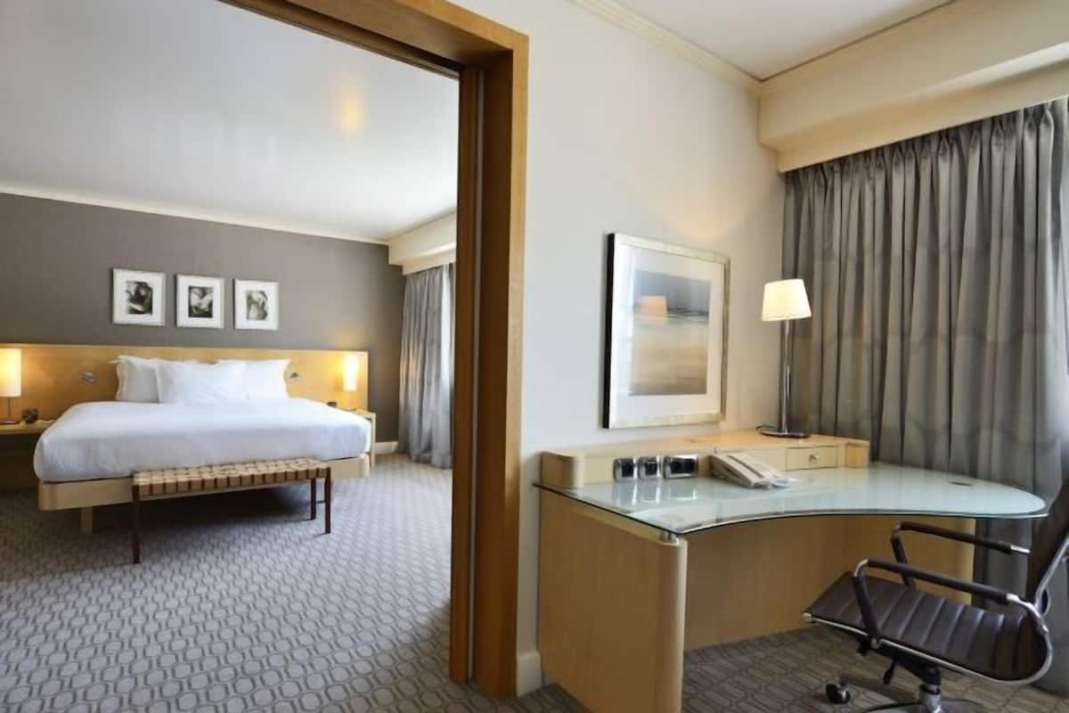 Minibar, in-room safe, desk, soundproofing