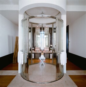 Separate bathtub and shower, designer toiletries, hair dryer, bathrobes - Grand Hyatt Sao Paulo (São Paulo)