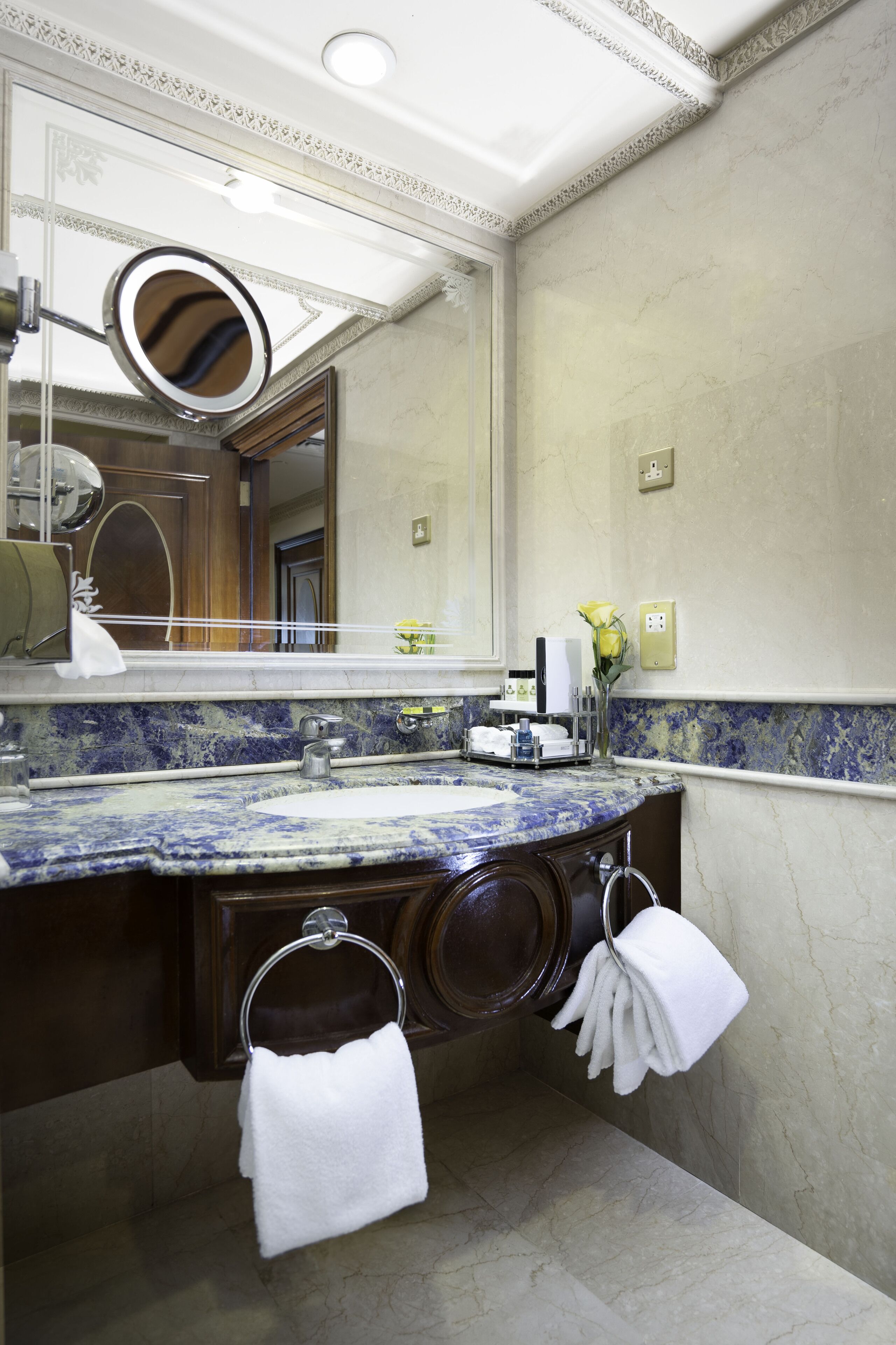 Combined shower/tub, free toiletries, hair dryer, bathrobes