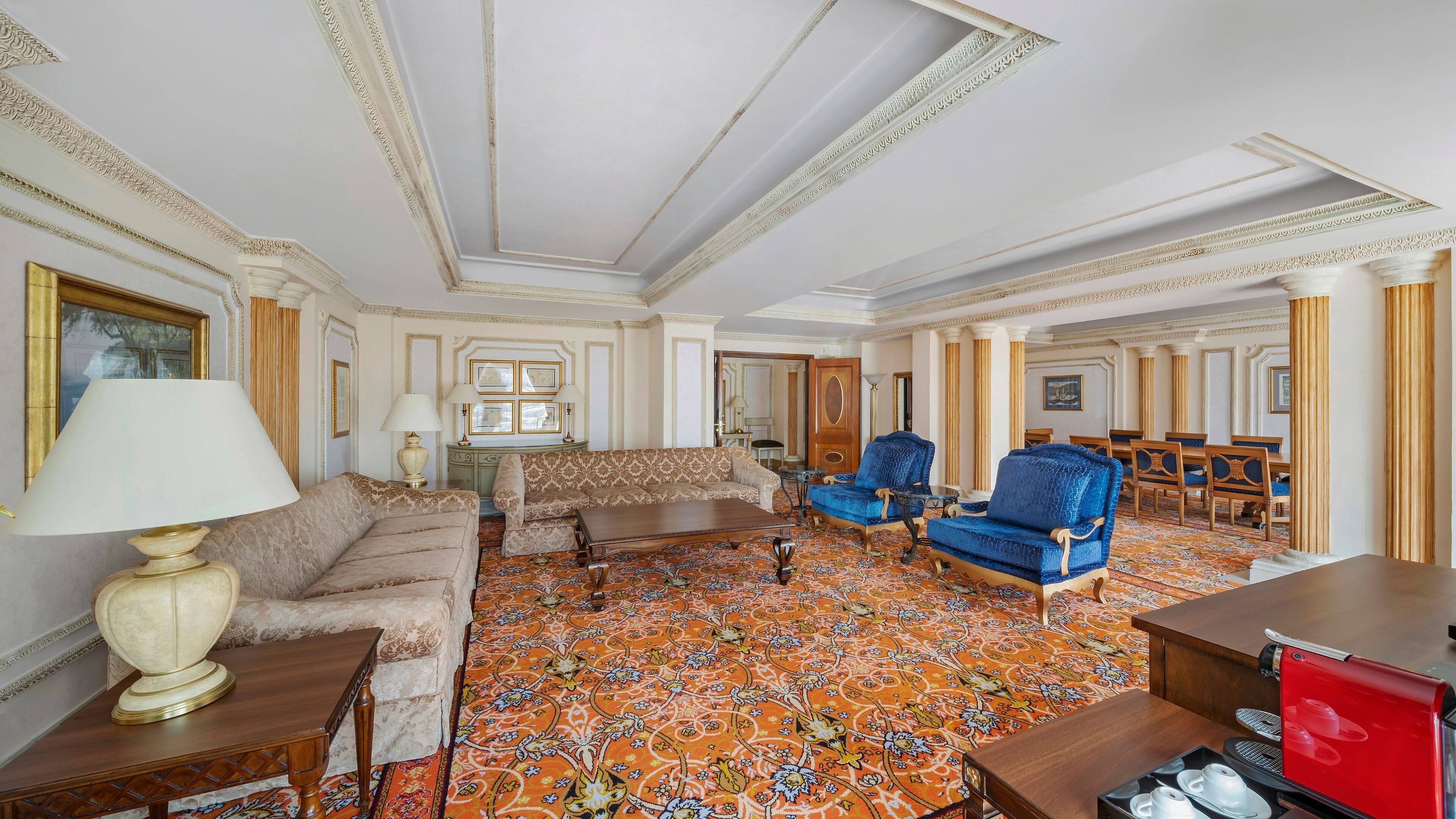 1 bedroom, Egyptian cotton sheets, premium bedding, down duvets