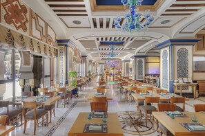 2 restaurants servant le petit déjeuner