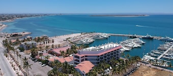 The Westmarine Waterfront Hotel