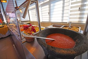 Daily buffet breakfast (MXN 299 per person)