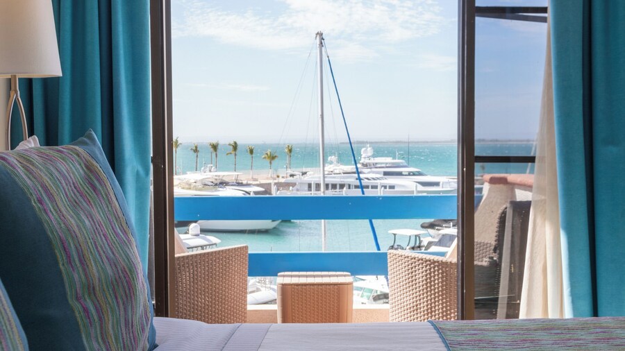 The Westmarine Waterfront Hotel