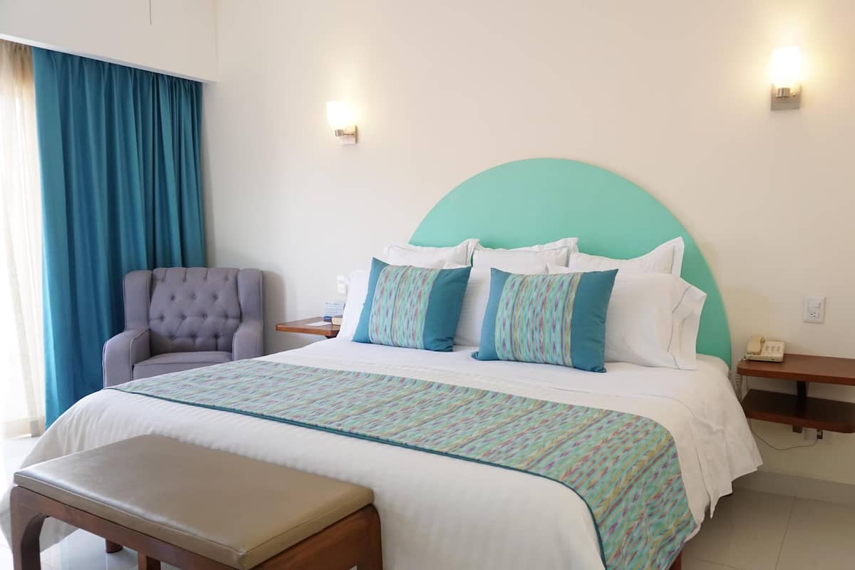 1 bedroom, premium bedding, down duvets, Select Comfort beds