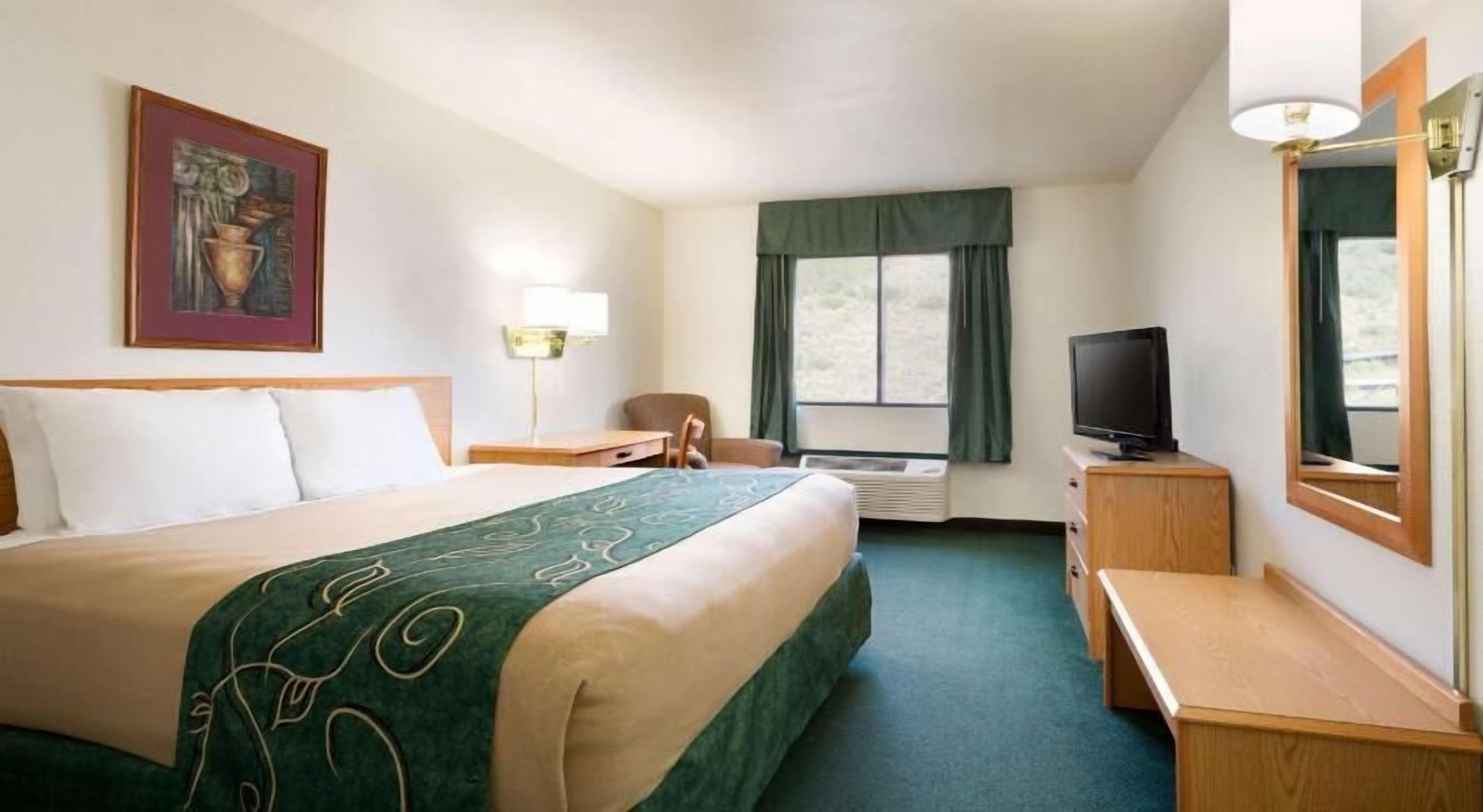 Desk, iron/ironing board, free cots/infant beds, free WiFi