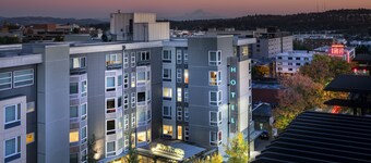 Staypineapple, Watertown Hotel, University District Seattle