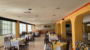 Se sirven desayunos, comidas y cenas