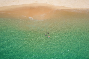 Beach nearby, free beach shuttle, sun loungers, beach umbrellas