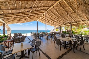 Una playa cerca, traslado desde/hacia la playa gratis