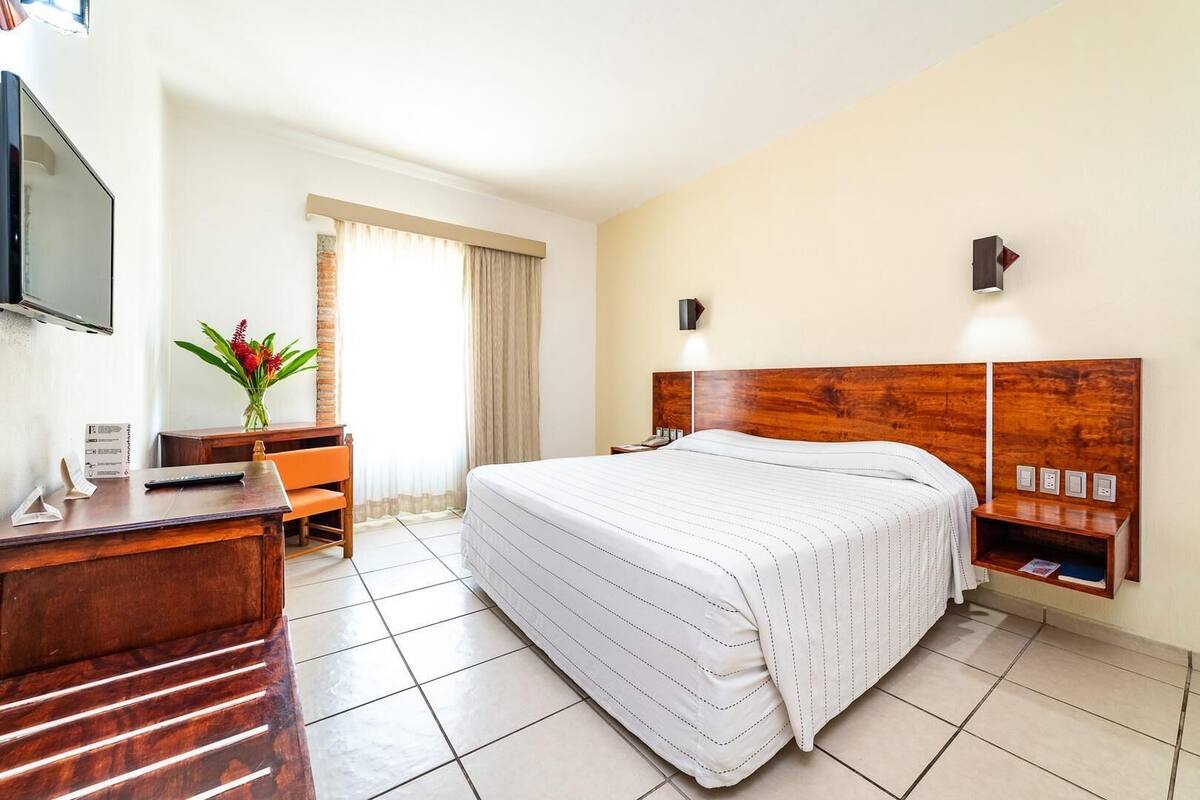 In-room safe, desk, laptop workspace, blackout drapes