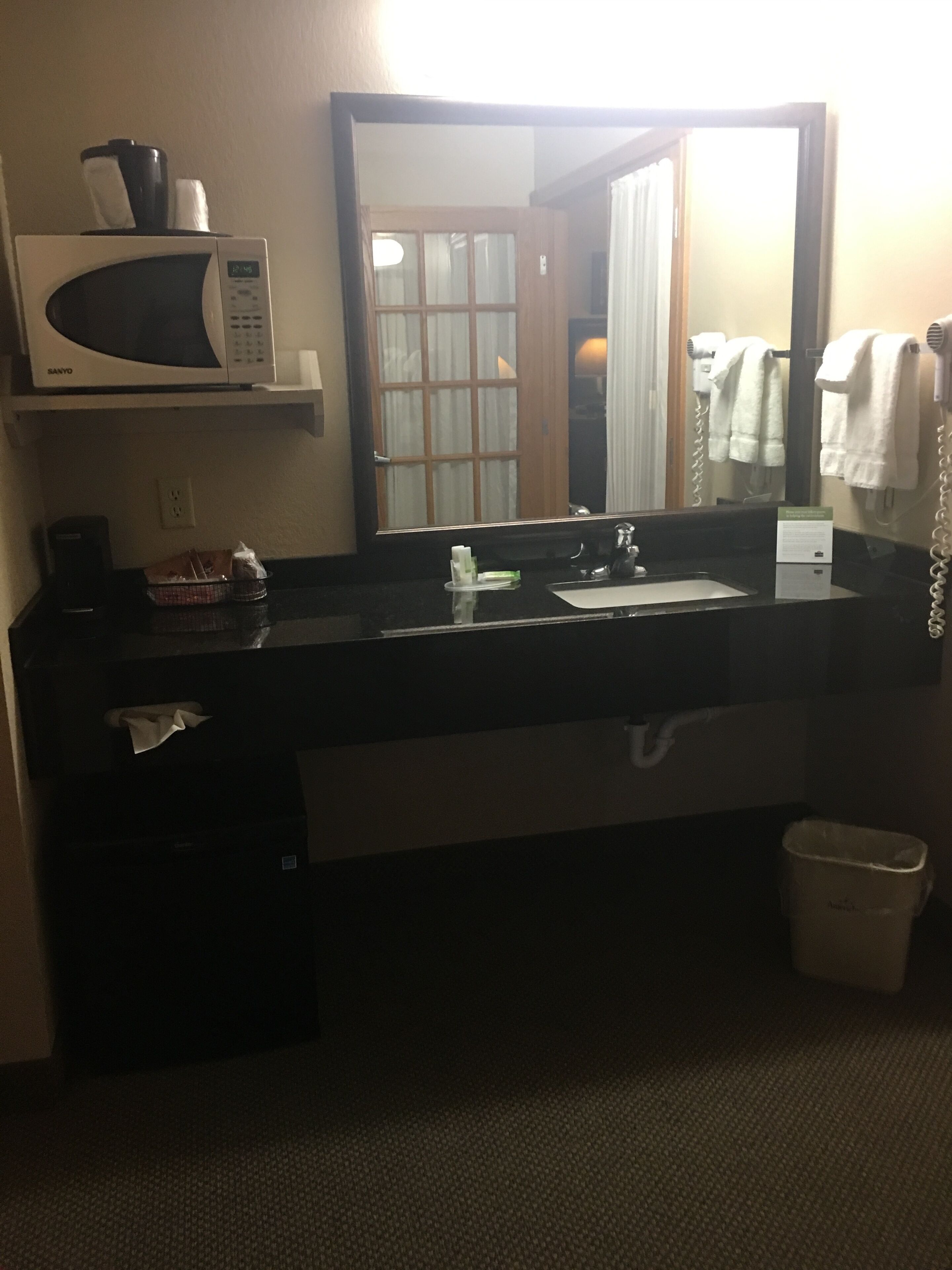 suite, 1 king bed, non smoking (northwoods suite) | bathroom amenities | combined shower/bathtub, hair dryer, towels