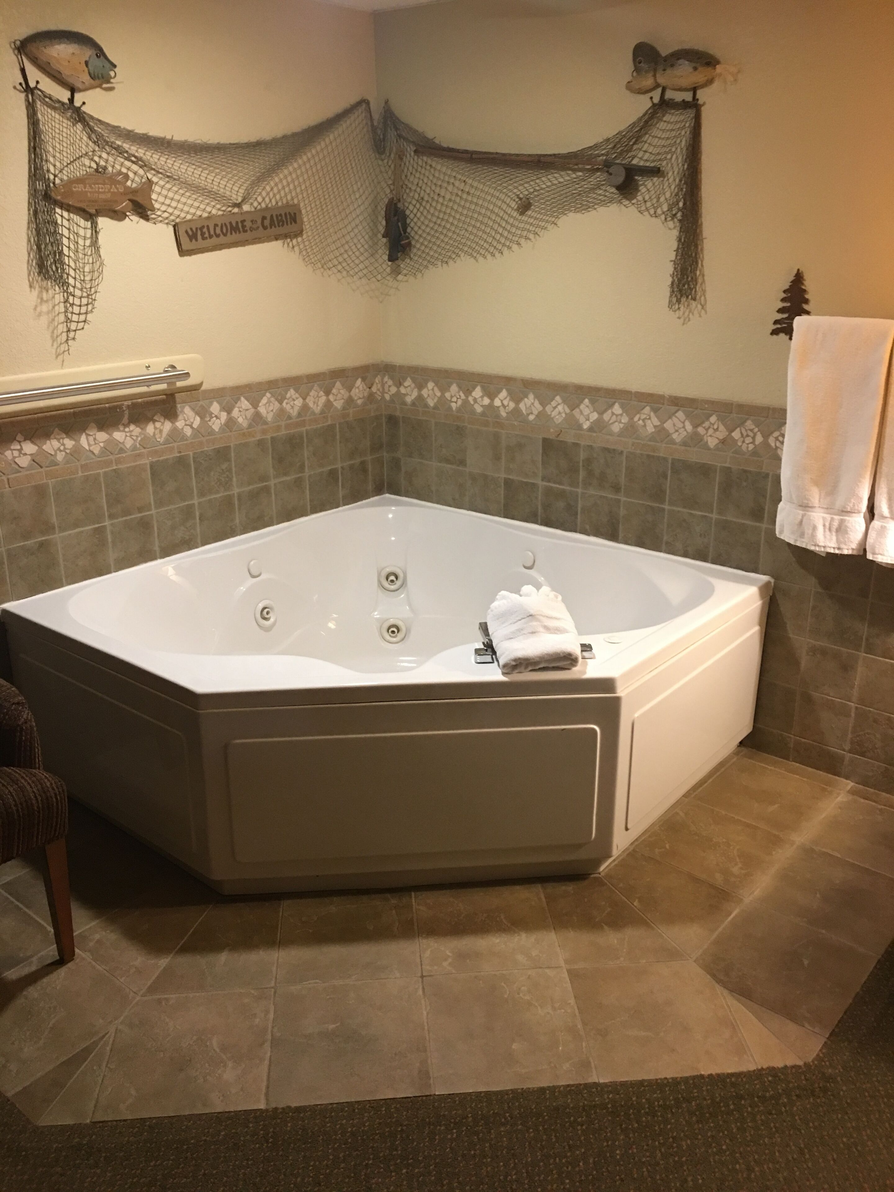 suite, 1 king bed, non smoking (cabin suite) | jetted bathtub