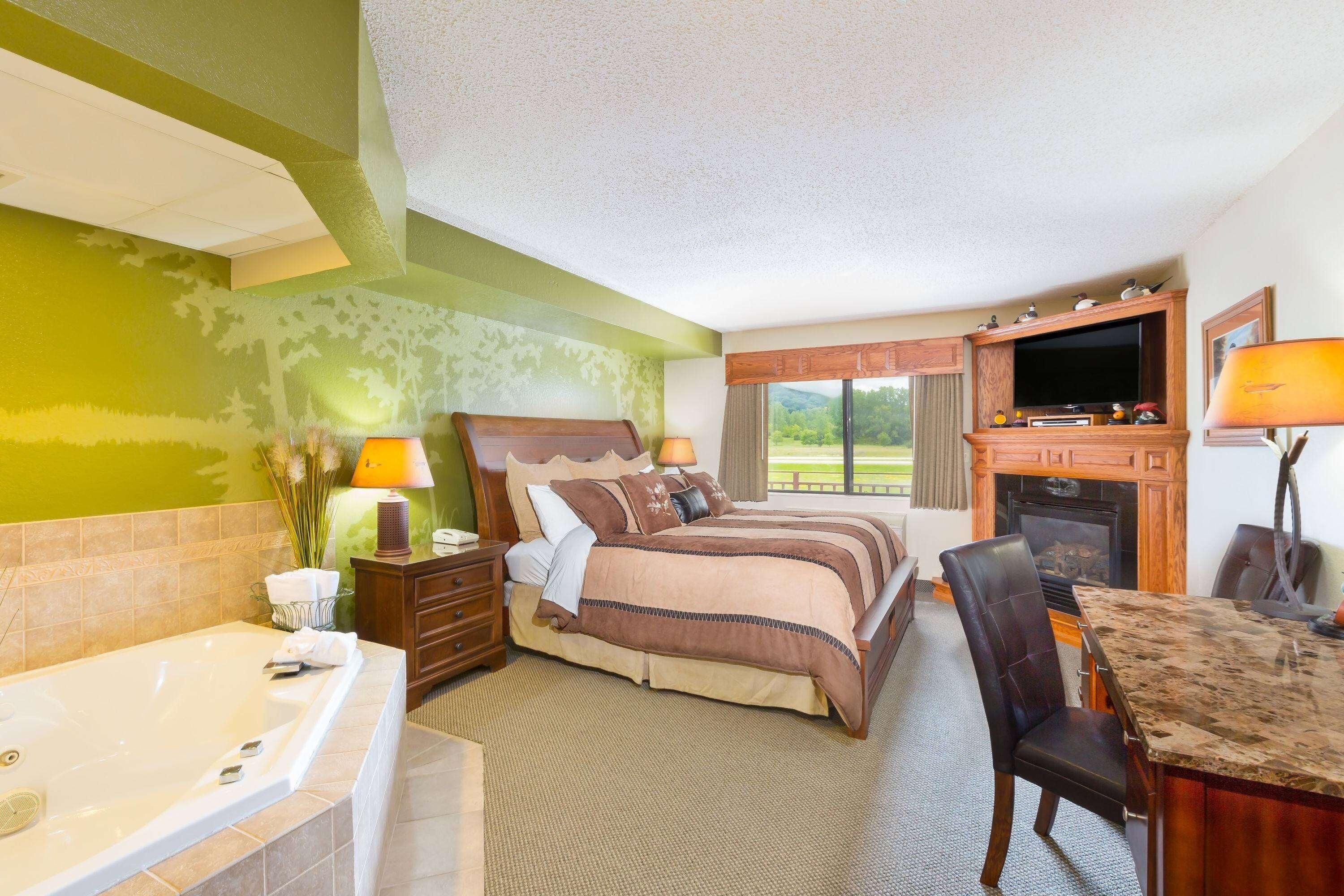 Desk, iron/ironing board, free WiFi, bed sheets