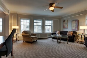 Lake view - The Knickerbocker on the Lake (Milwaukee)