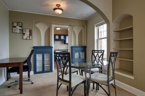 Deluxe Suite, 1 Bedroom, Lake View | In-room dining - The Knickerbocker on the Lake (Milwaukee)