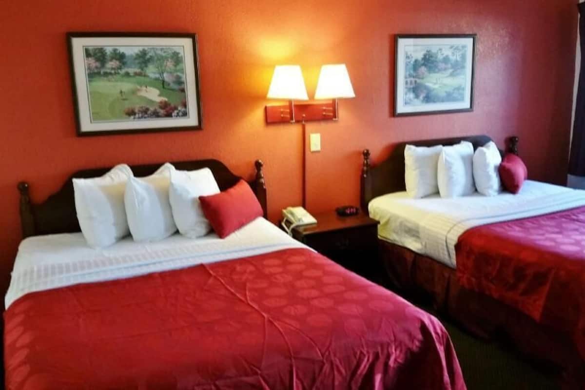 Pillowtop beds, desk, iron/ironing board, free WiFi
