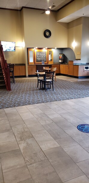 Free daily continental breakfast