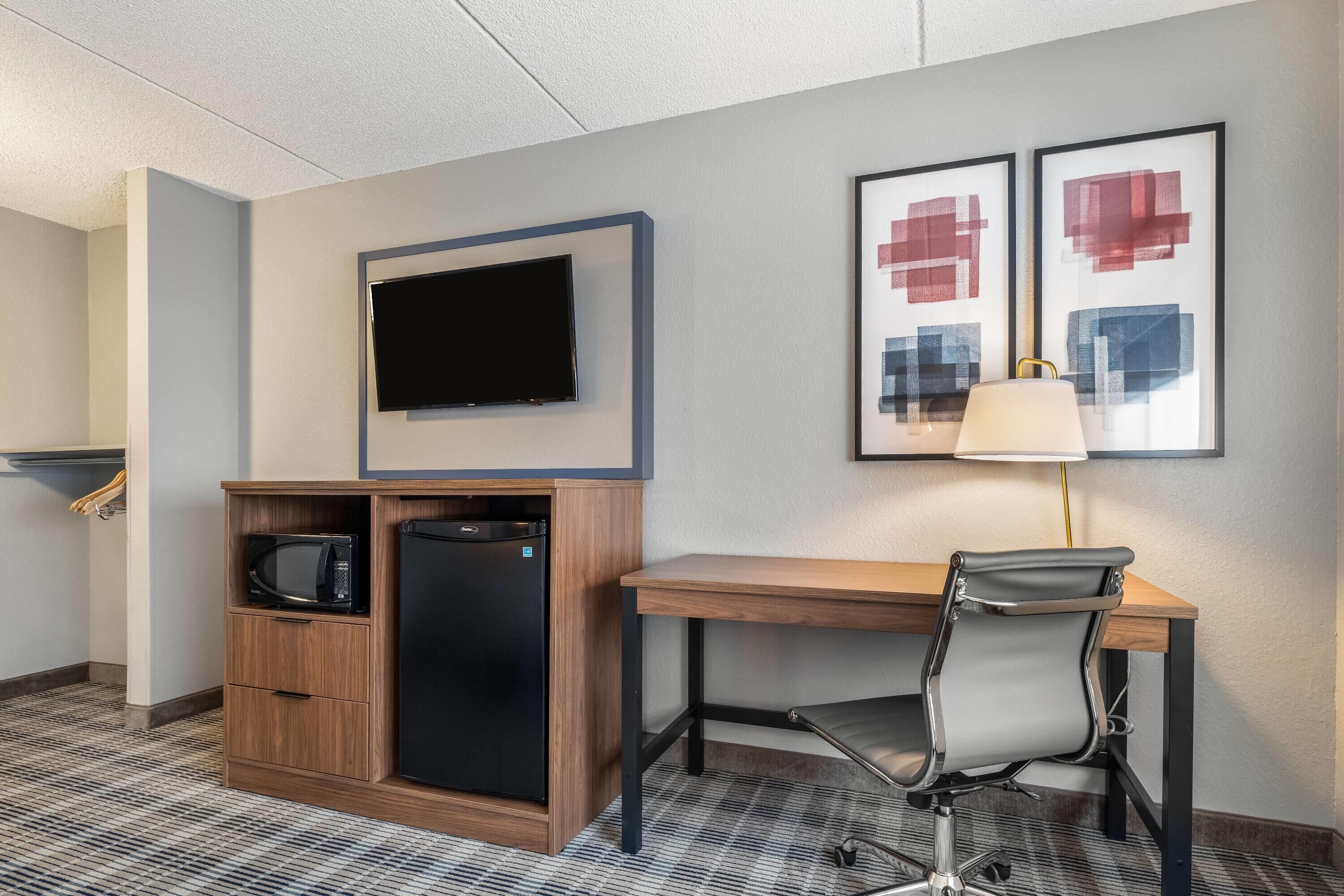 room, 1 king bed, accessible, non smoking | desk, blackout curtains, iron/ironing board, free cots/infant beds