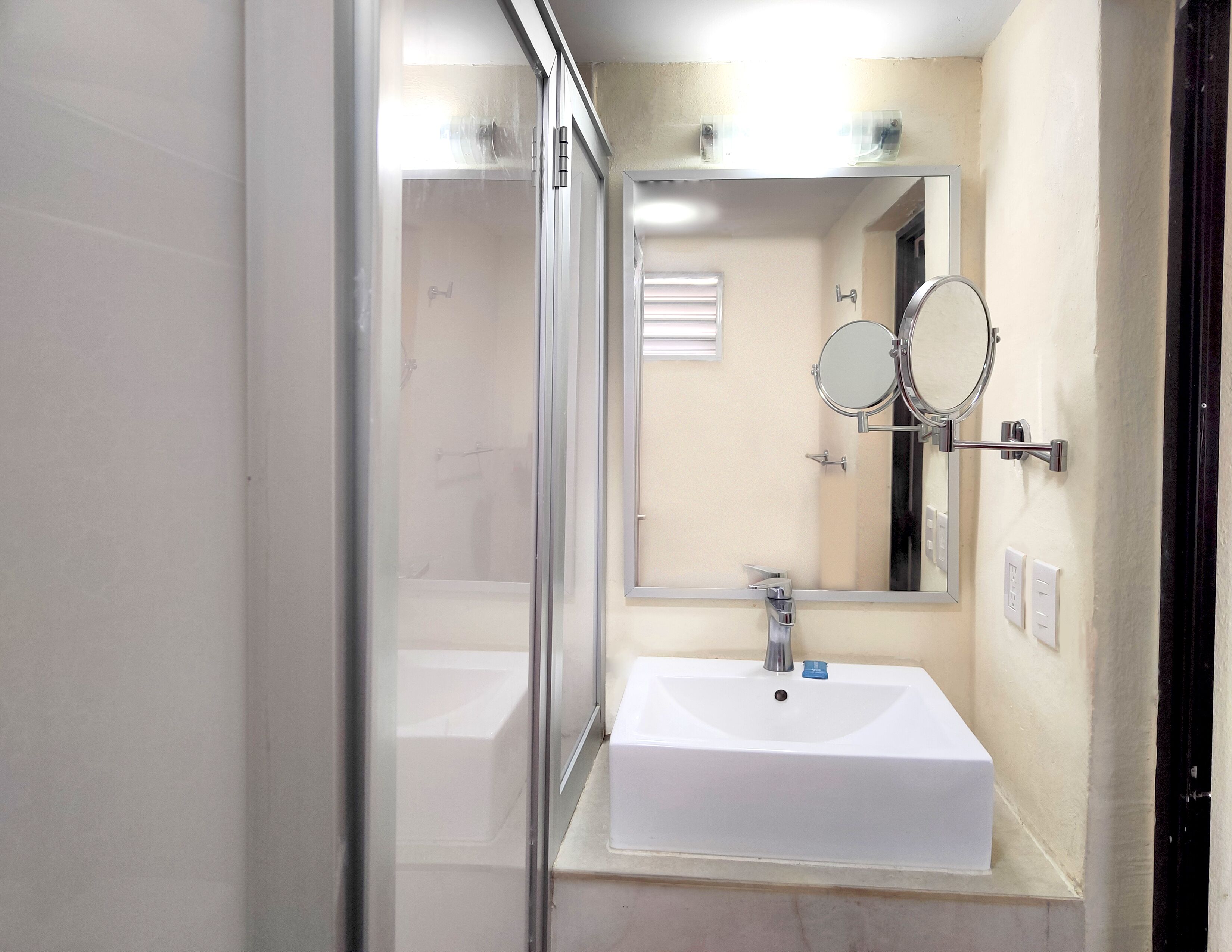 family room | bathroom | shower, free toiletries, towels, soap