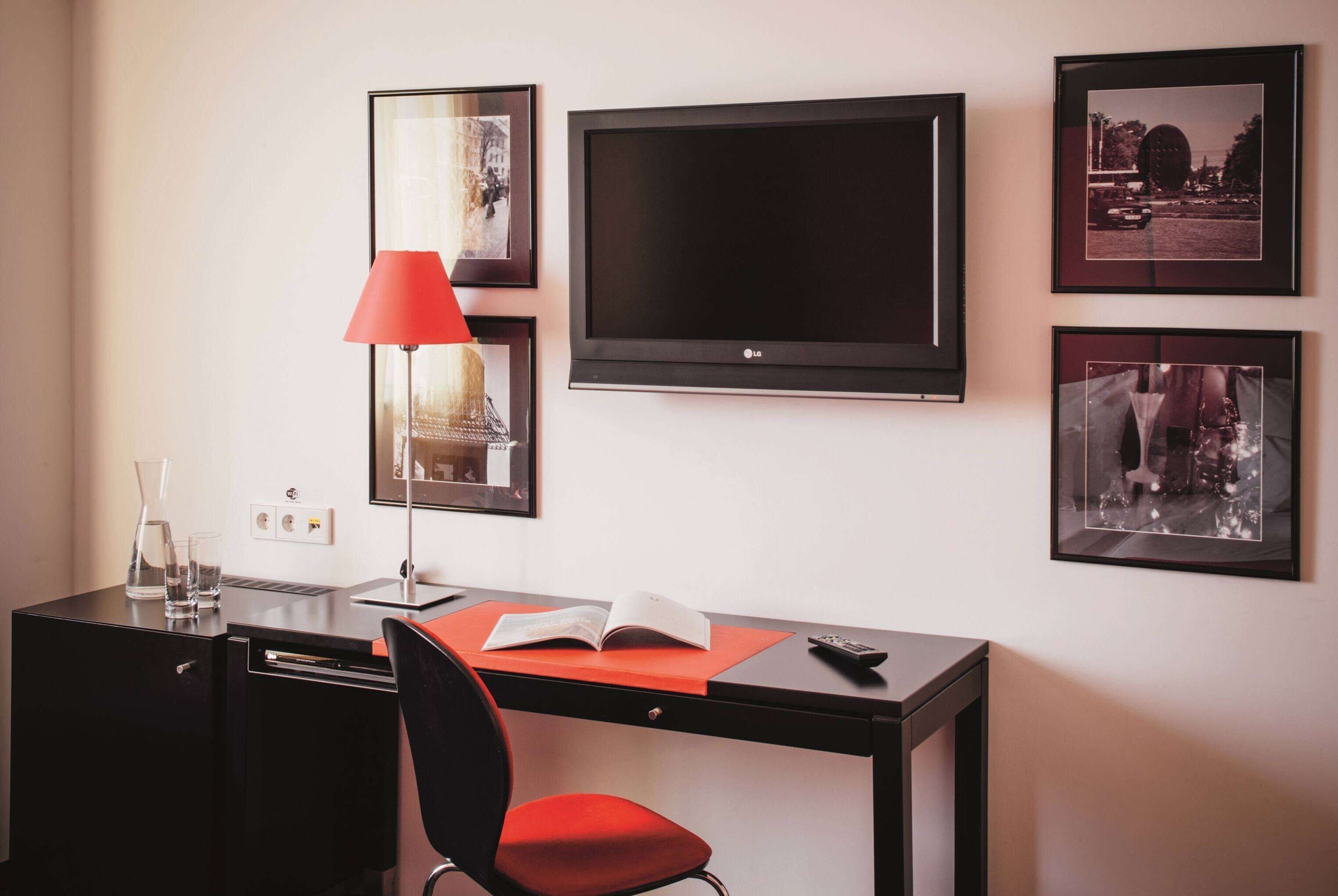 minibar, in-room safe, individually furnished, desk