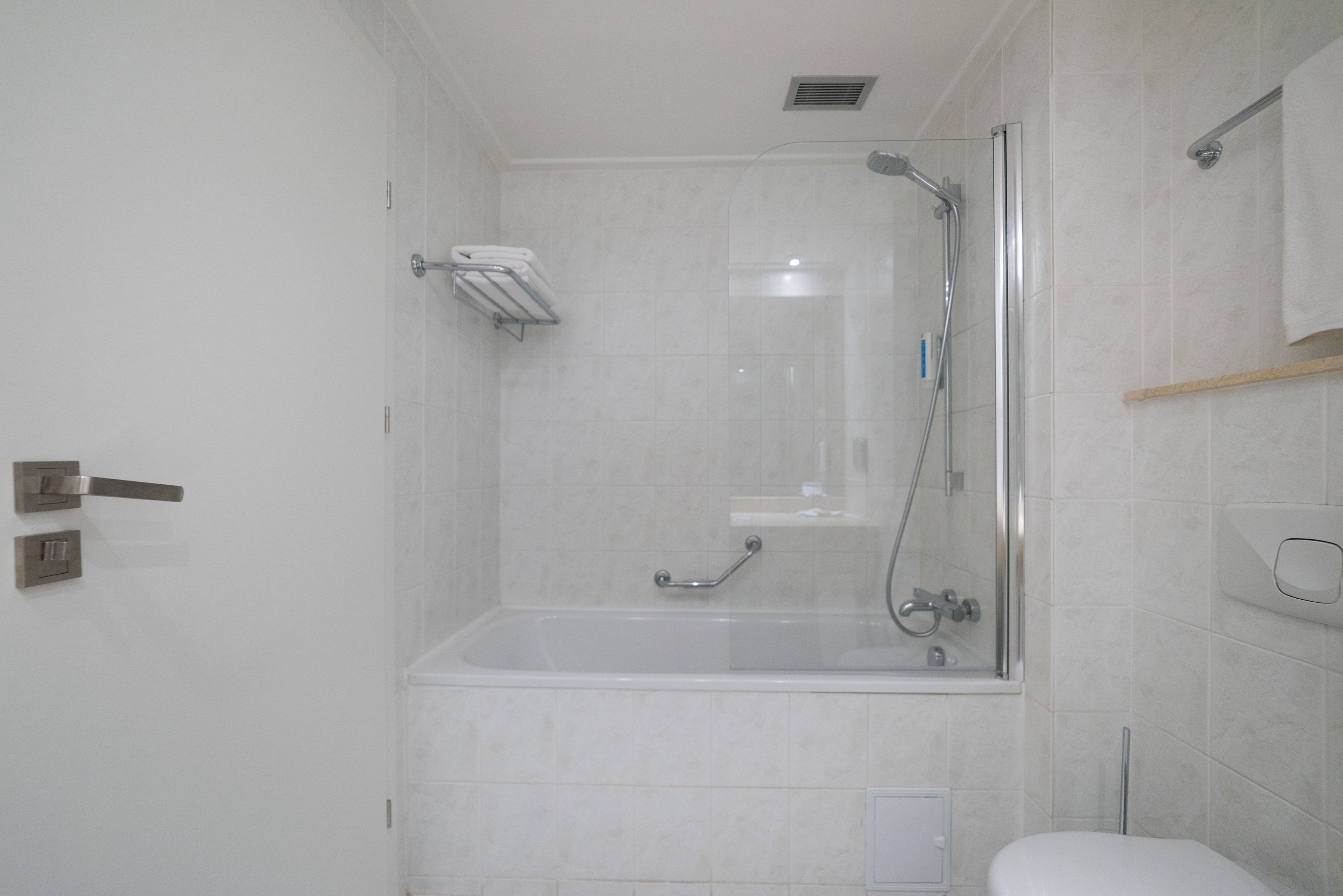 Bathroom | Free toiletries, hair dryer, slippers, towels