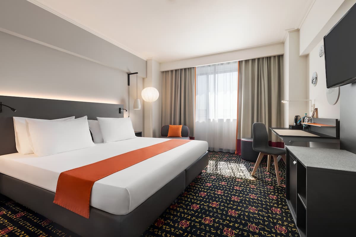 Minibar, in-room safe, individually furnished, desk