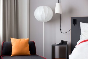Comfort Room, Accessible | Minibar, in-room safe, individually furnished, desk - Vienna House Easy by Wyndham Bucharest Airport (Otopeni)