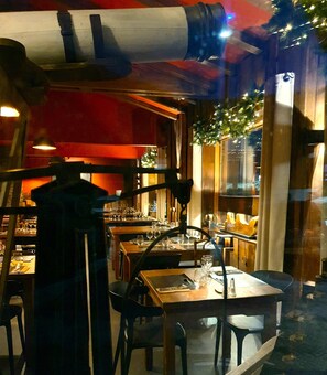 Breakfast and dinner served, Regional cuisine - Chalet Hotel Du Bois (Les Houches)