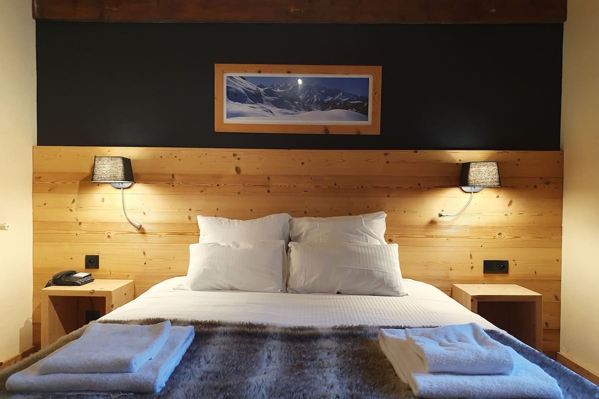 1 bedroom, in-room safe, desk, iron/ironing board