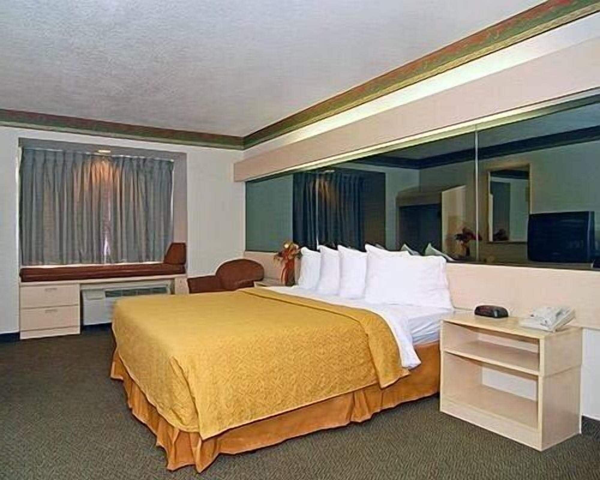 Desk, WiFi (free), bed sheets